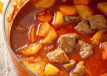 Gulyásleves (Goulash)