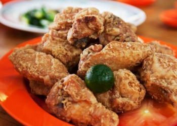 Har cheong gai Singaporean fried chicken wings