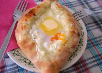 Khachapuri Adjaruli