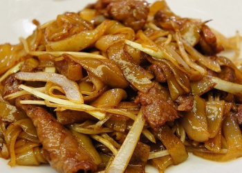 Beef chow fun