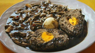 Chimole Relleno Negro