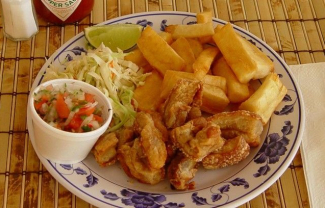 Yuca con chicharrón