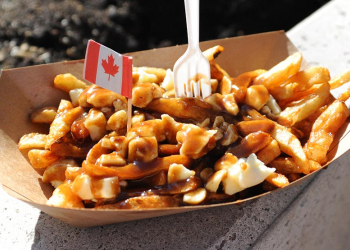 Poutine, khoai tây chiên kiểu Canada