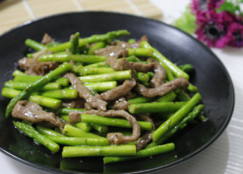 Bò xào măng Tây