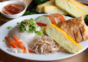 Cơm tấm tàu hủ ky