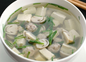 Canh đậu hủ nấm rơm