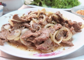 Bò xào củ hành