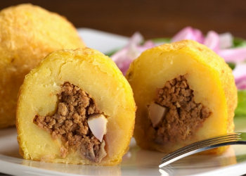 Bánh nhân thịt băm khoai tây Rellenos de papa