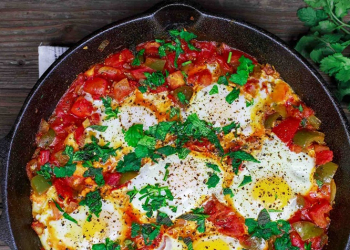 Trứng sốt cà chua Shakshuka