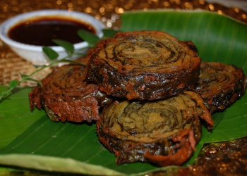 Lá khoai môn cuộn chiên Saina