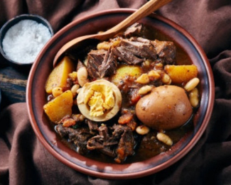 Món thịt hầm trứng Cholent
