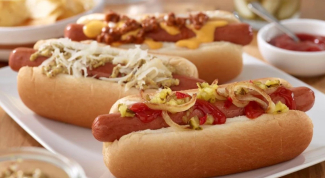Bánh mì xúc xích hotdogs