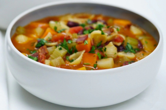 Súp mỳ nui và rau củ quả Minestrone