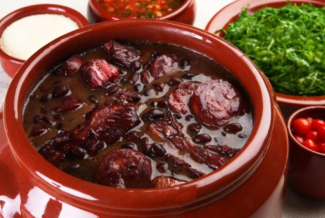 Món thịt hầm đậu Feijoada