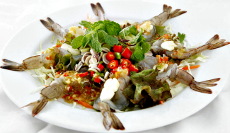 Salad tôm sống Goong Chae Nam Pla