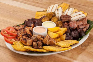 Mâm món chiên nướng Fritanga