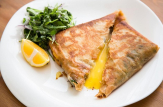 Bánh Brik nhân trứng