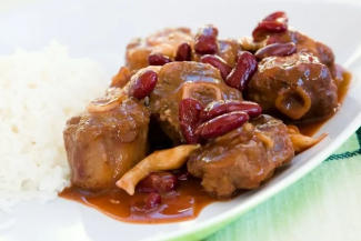 Đuôi bò hầm đậu