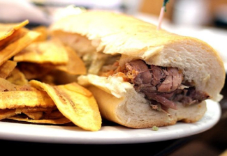 Bán mì thịt Pan con