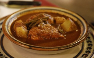 Gà hầm Pepián de pollo