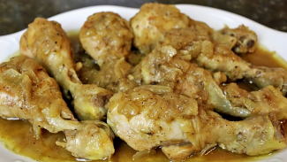 Gà Pollo encebollado